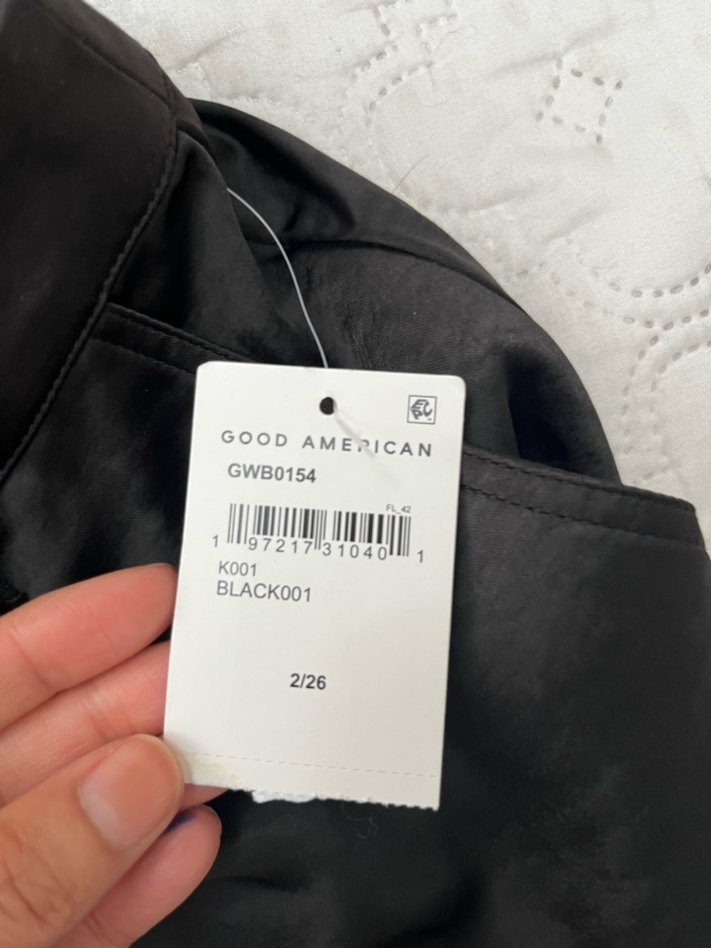 NWT Good American Washed Satin Cargo Pants Black Size 2 Revolve - Picture 15 of 17